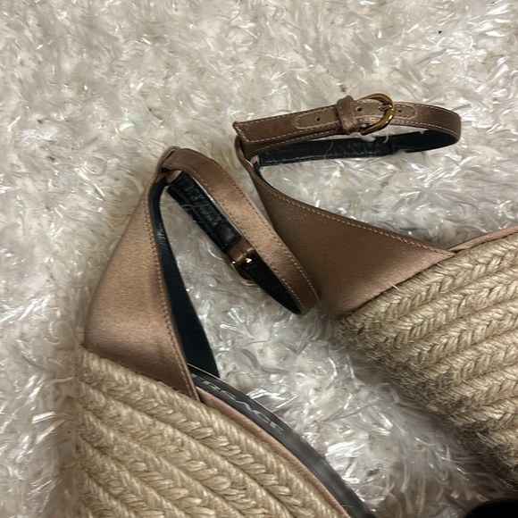 New $775  Versace MEDUSA '95 SATIN WEDGE SANDALS 120 MM - Picture 16 of 17